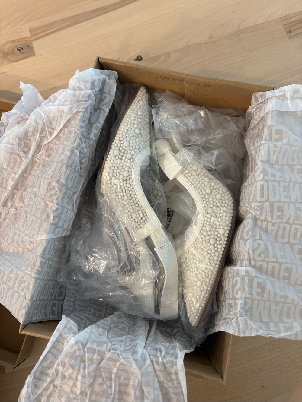 Steve Madden Pearl-Embellished White Slingback Pumps - Picture 3 of 4